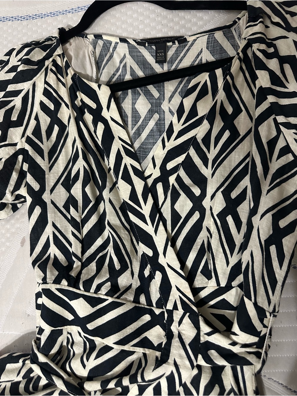 Banana Republic Black & White Geometric Wrap Tunic